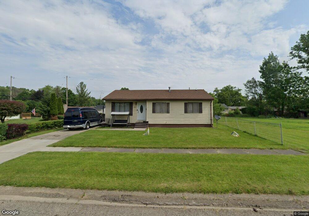 2290 Rosenfield Dr, Flint, MI 48505 - photo 1