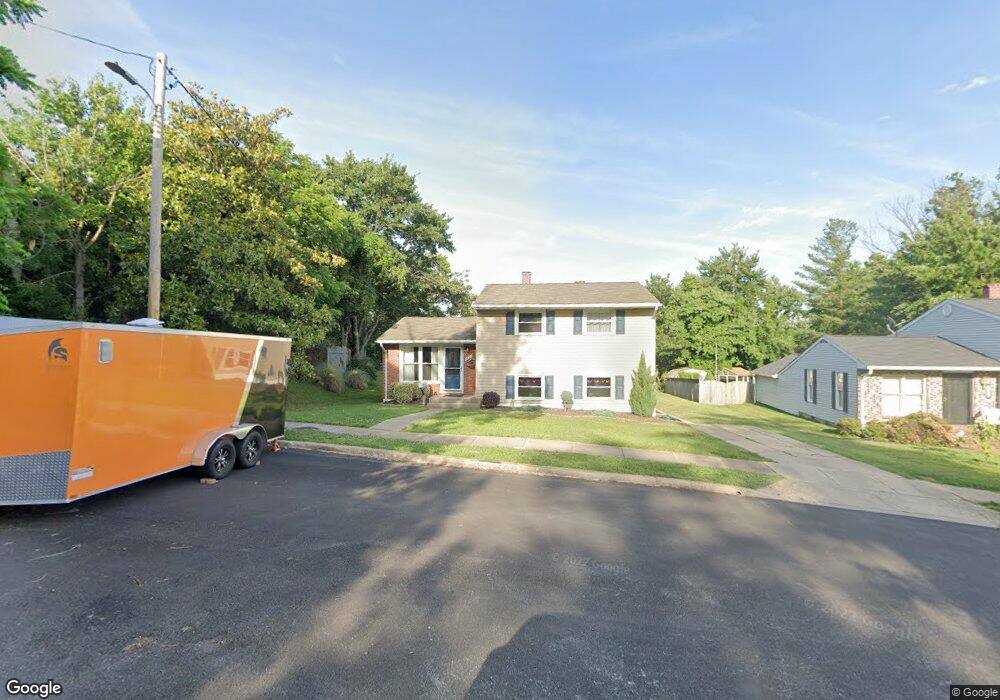 5621 Huntsmoor Rd, Halethorpe, MD 21227 - photo 1