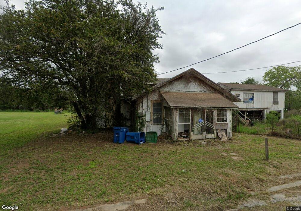 1402 N Avenue B, Beeville, TX 78102 - photo 1