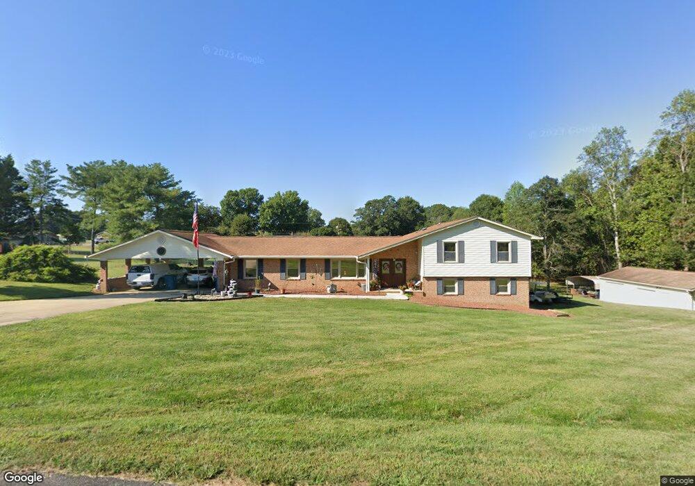 3565 38th Street Dr NE, Hickory, NC 28601 - photo 1