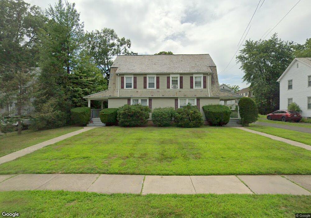 31 Washington Cir, West Hartford, CT 06119 - photo 1