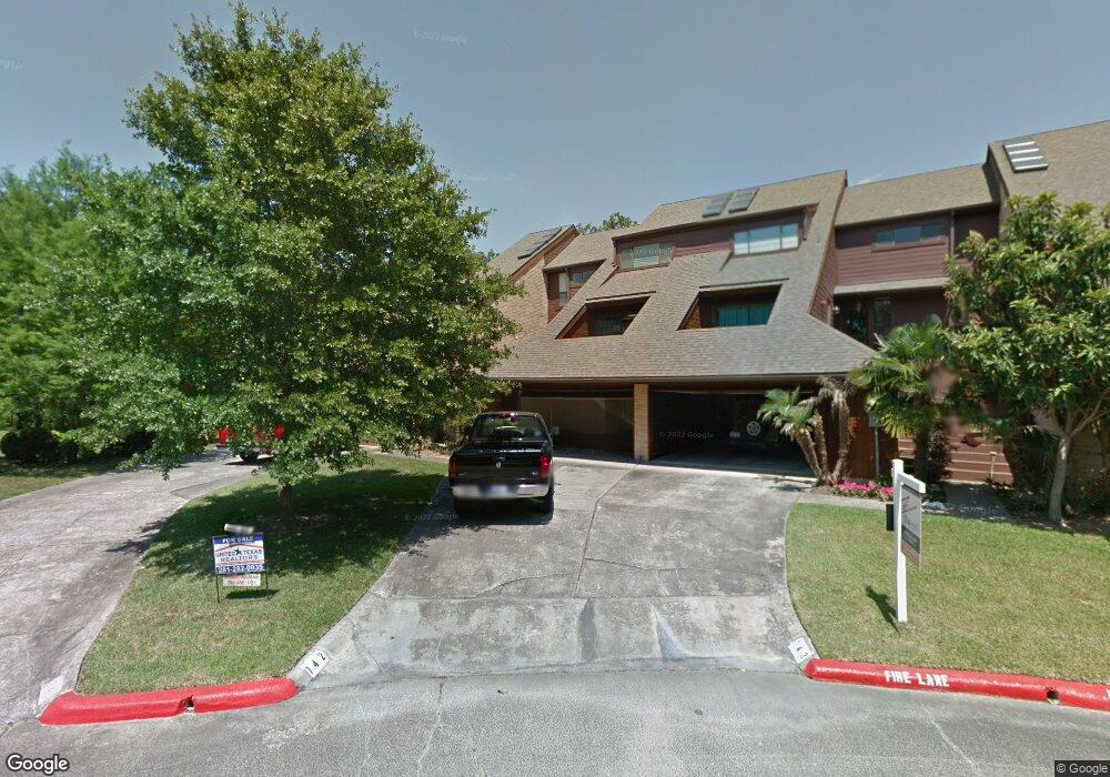 142 Moss Point Dr unit 2, Friendswood, TX 77546 - photo 1