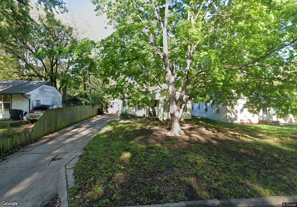 923 SW Watson Ave, Topeka, KS 66606 - photo 1