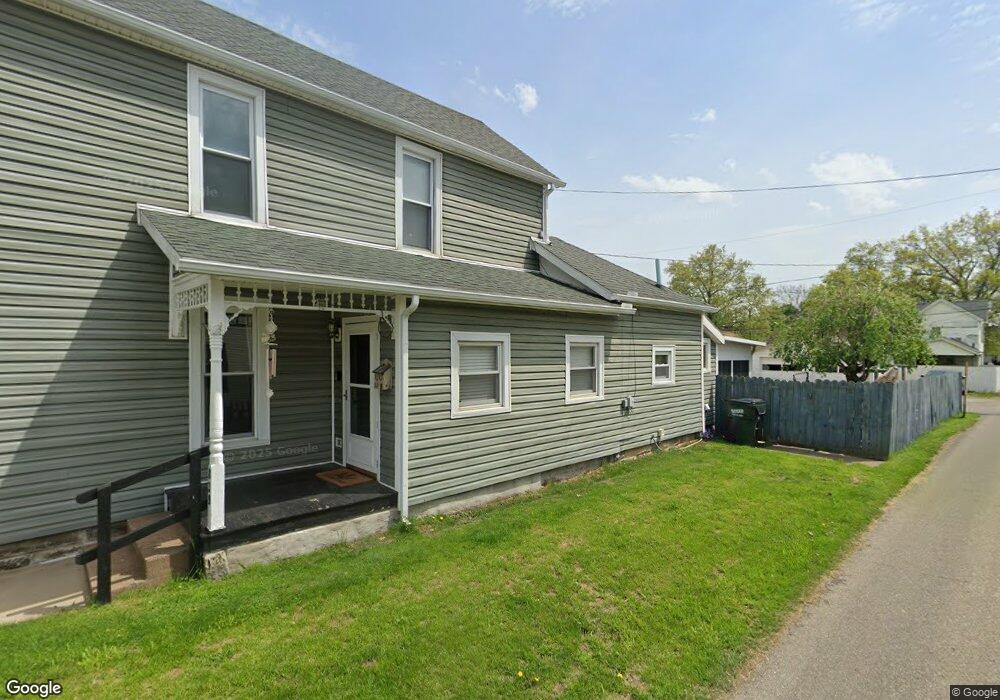 839 Locust St, Coshocton, OH 43812 - photo 1