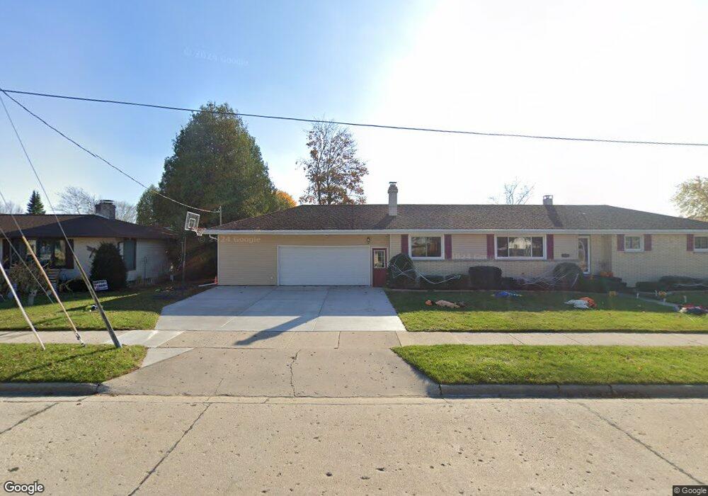 2135 35th St, Two Rivers, WI 54241 - photo 1