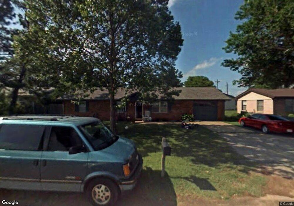 1607 E Mosley Dr, Duncan, OK 73533 - photo 1