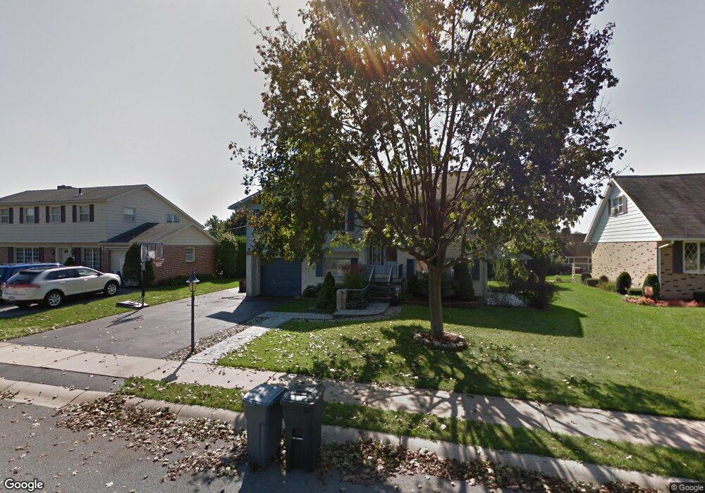 906 Ivy Ln, Reading, PA 19610 - photo 1