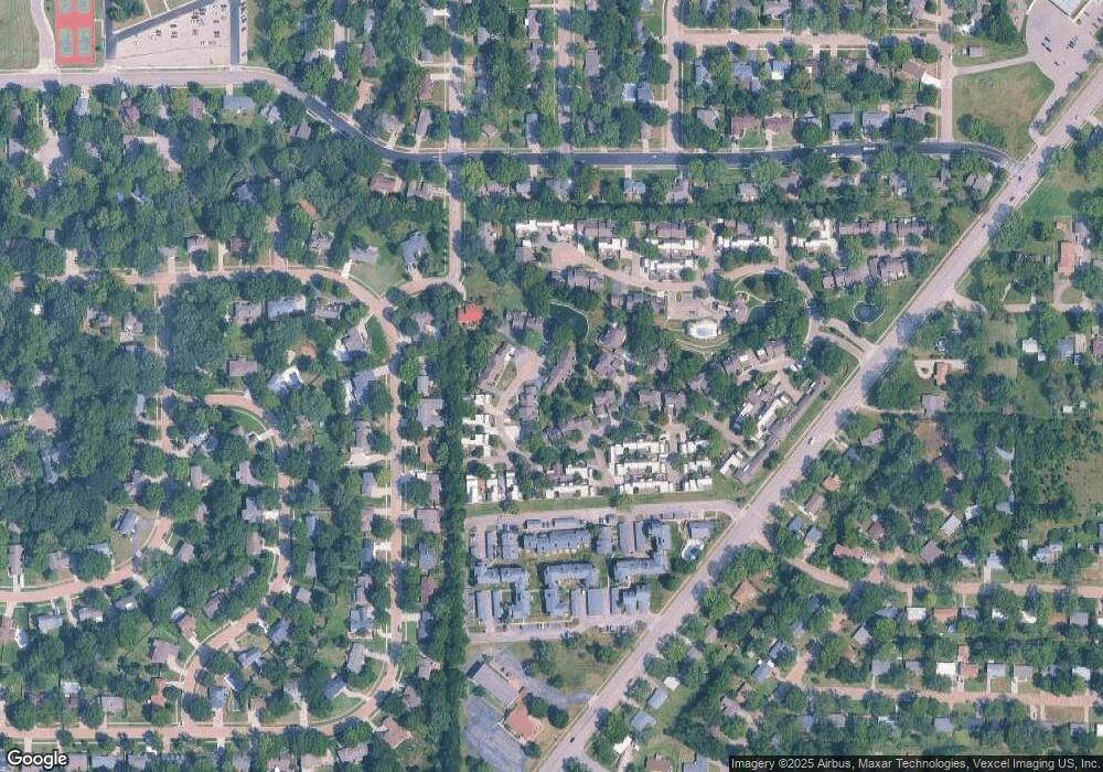 55 SW Pepper Tree Ln, Topeka, KS 66611 - photo 1