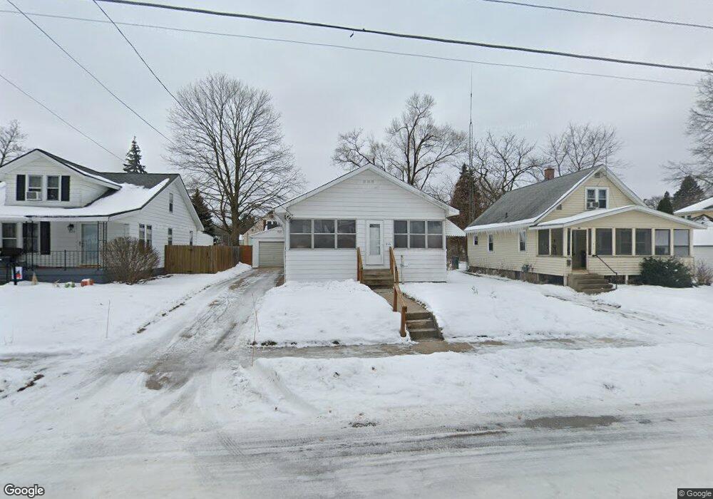 816 Graceland St NE, Grand Rapids, MI 49505 - photo 1