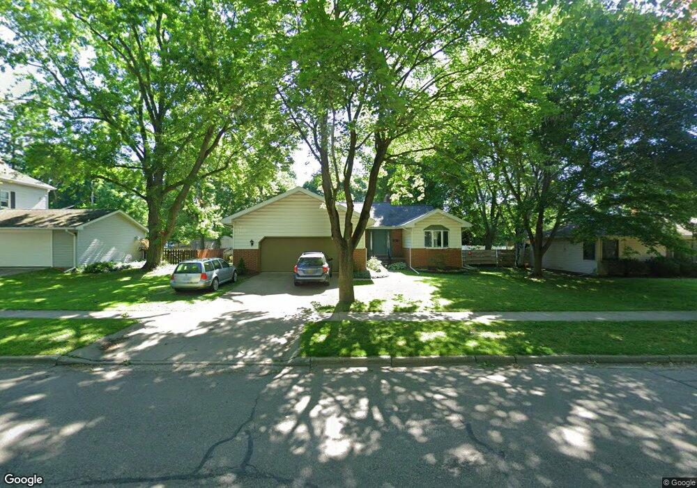 627 Flanders St, Chelsea, MI 48118 - photo 1