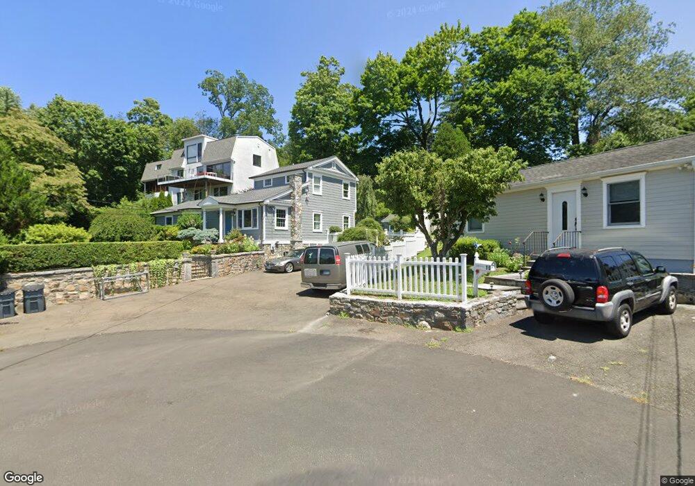 8 Fitch Ln, Riverside, CT 06878 - photo 1