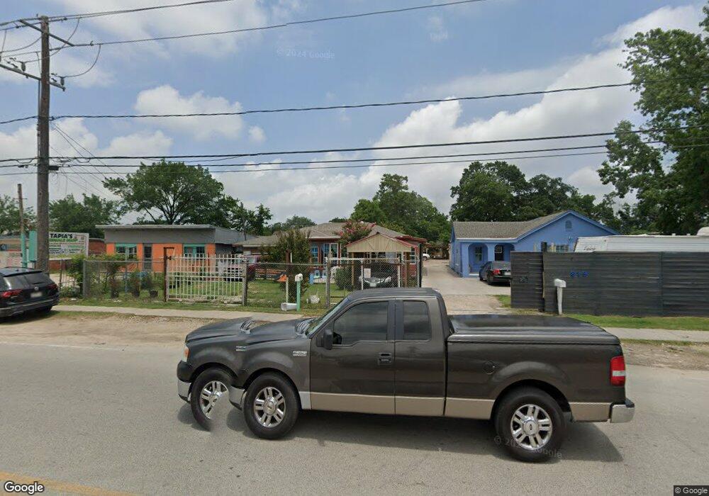 817 Berry Rd, Houston, TX 77022 - photo 1