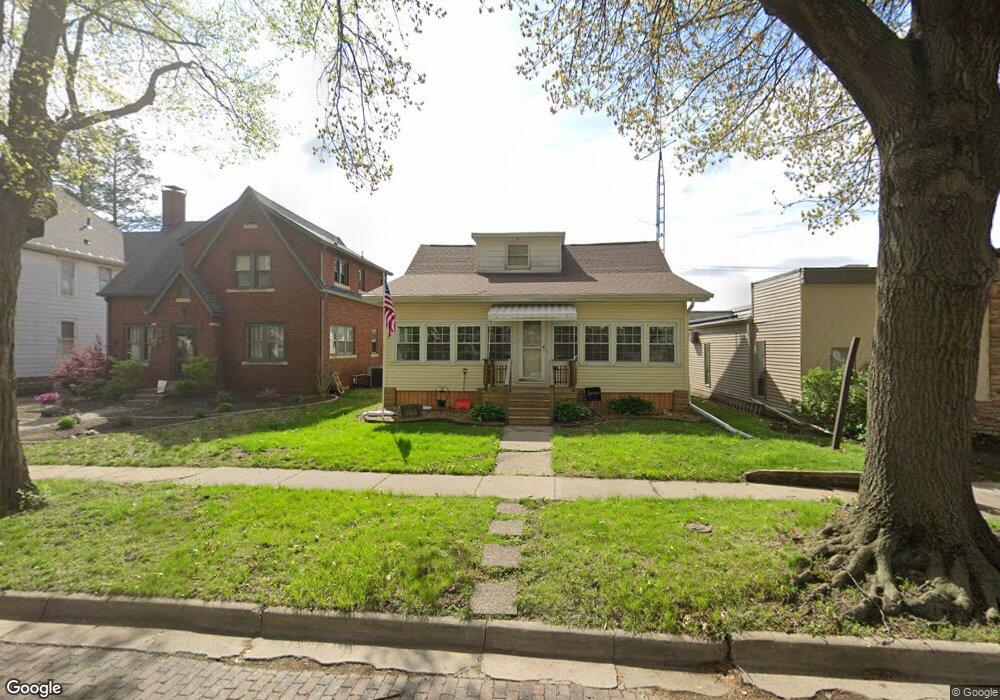 310 N Mclean St, Lincoln, IL 62656 - photo 1