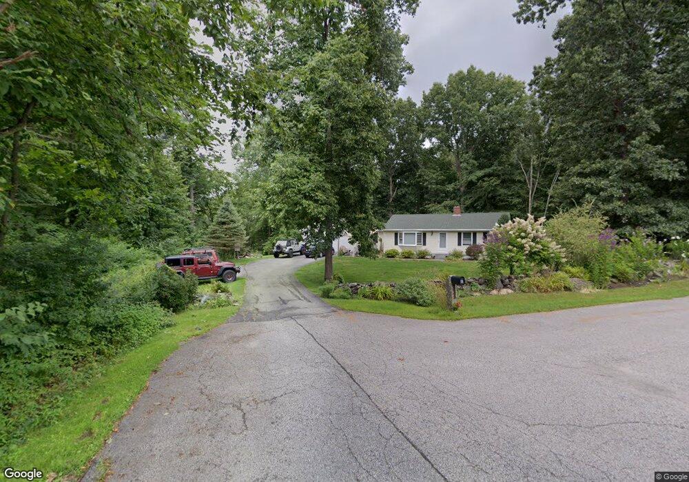 8 Laurel Ln, Stratham, NH 03885 - photo 1