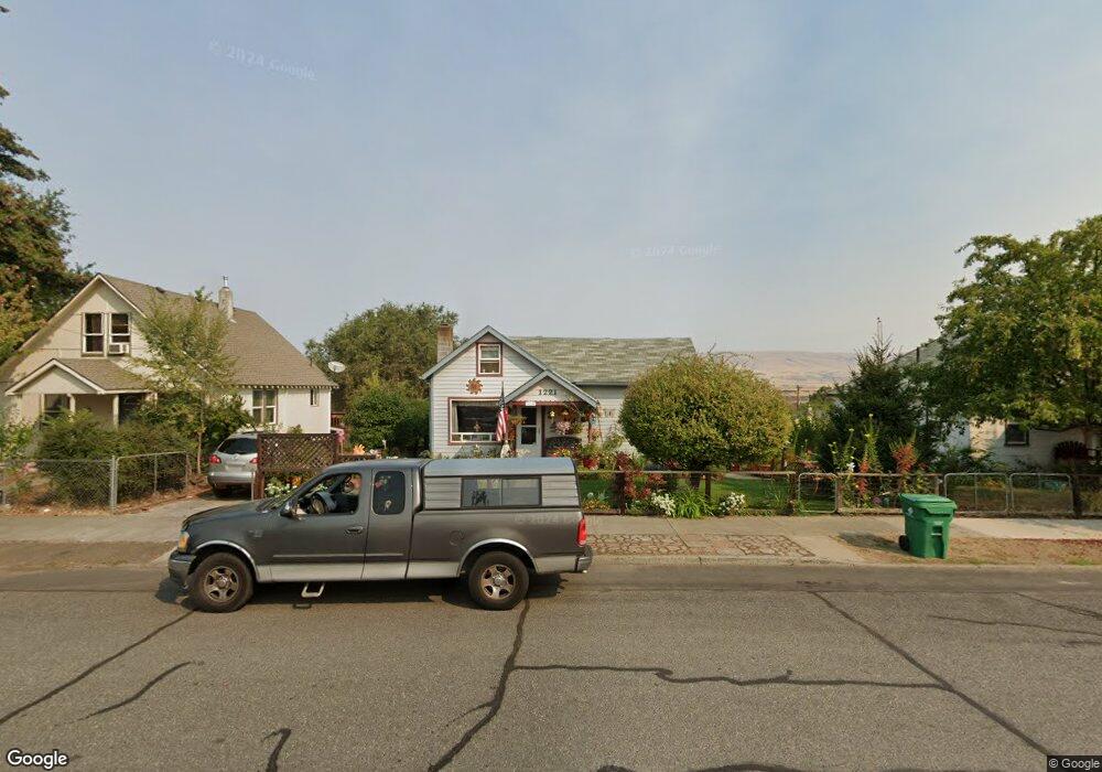 1221 E 11th St, the Dalles, OR 97058 - photo 1
