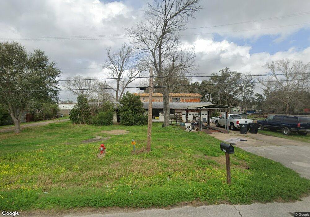 201 Foster St, Alvin, TX 77511 - photo 1