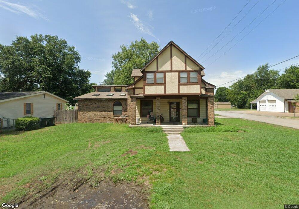 401 S Normal Ave, Claremore, OK 74017 - photo 1