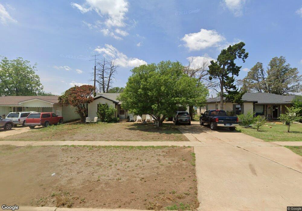 1315 Travis St, Plainview, TX 79072 - photo 1