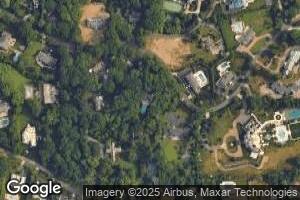 205 Kings Point Rd, Great Neck, NY 11024