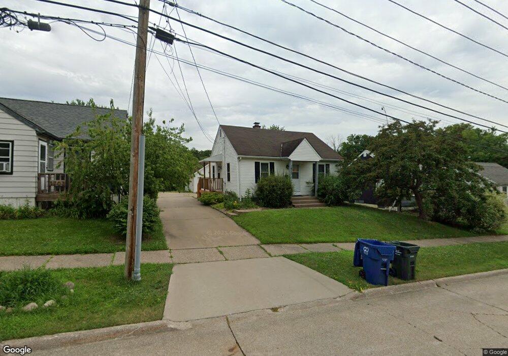 1617 Spring St, Davenport, IA 52803 - photo 1