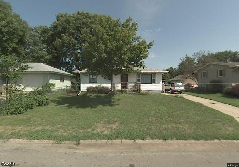 2522 E Madison Ave, Des Moines, IA 50317 - photo 1