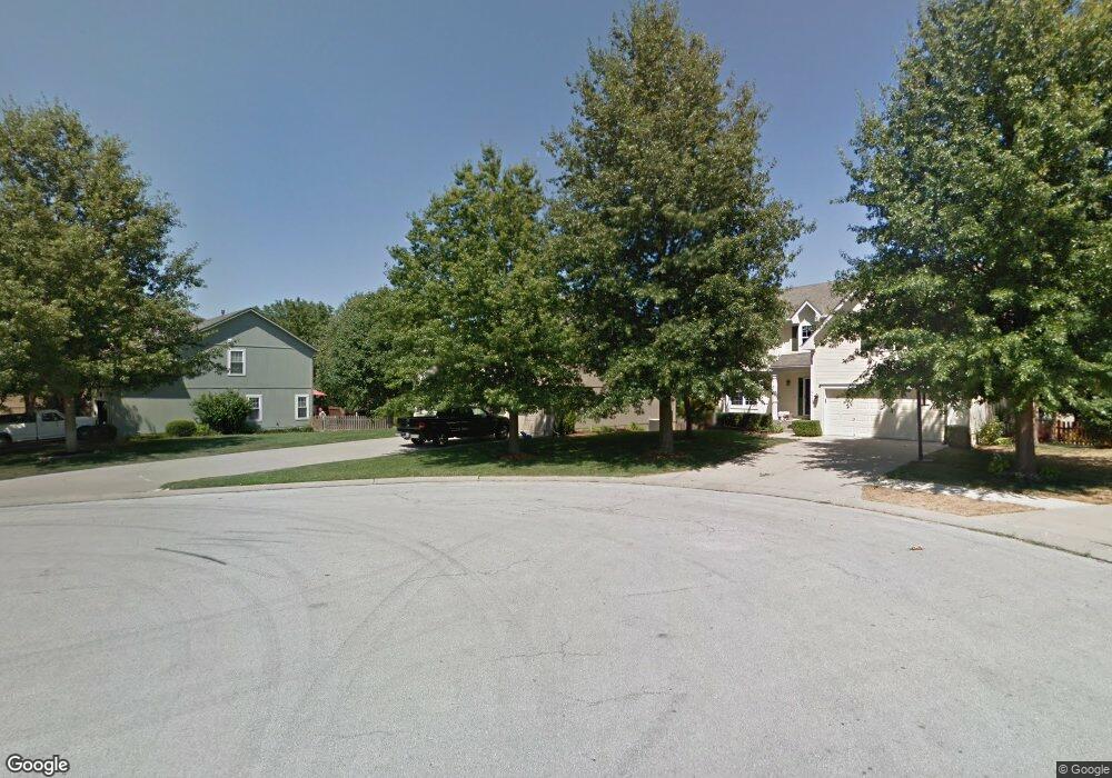 5109 Roundtree St, Shawnee, KS 66226 - photo 1