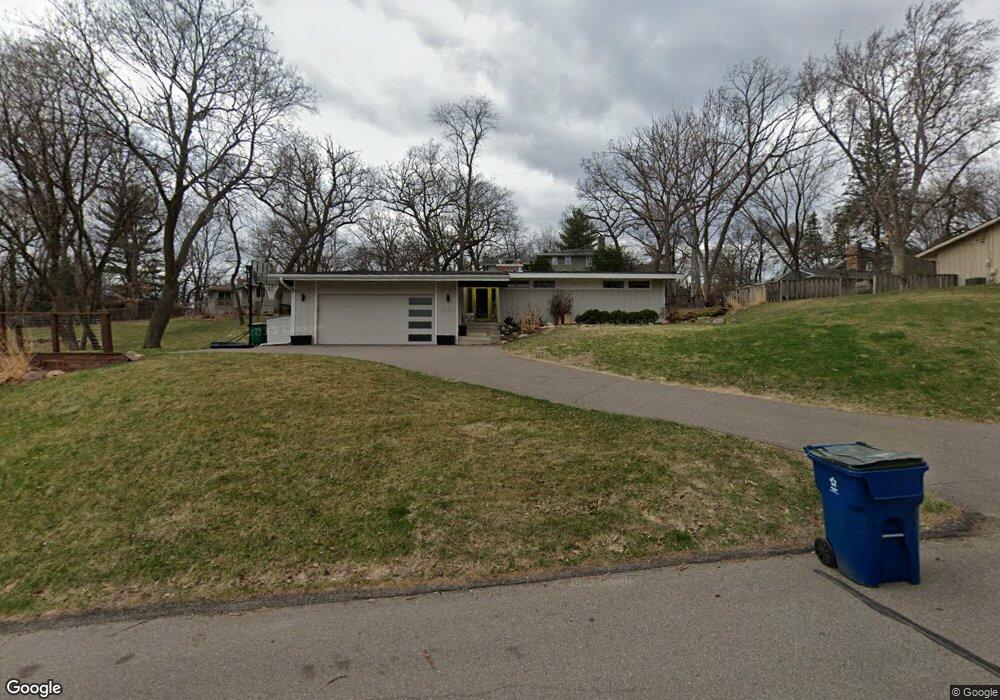 4734 Coventry Rd E, Minnetonka, MN 55345 - photo 1