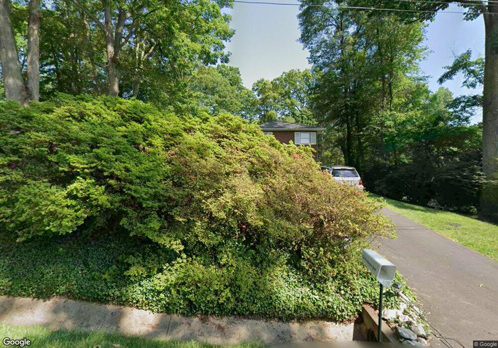 9812 Perrott Ct, Fairfax, VA 22031 - photo 1