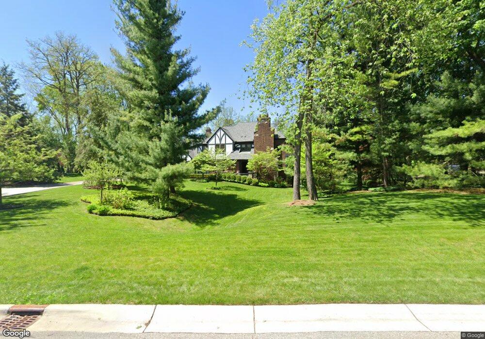 281 Chestnut Cir, Bloomfield Hills, MI 48304 - photo 1