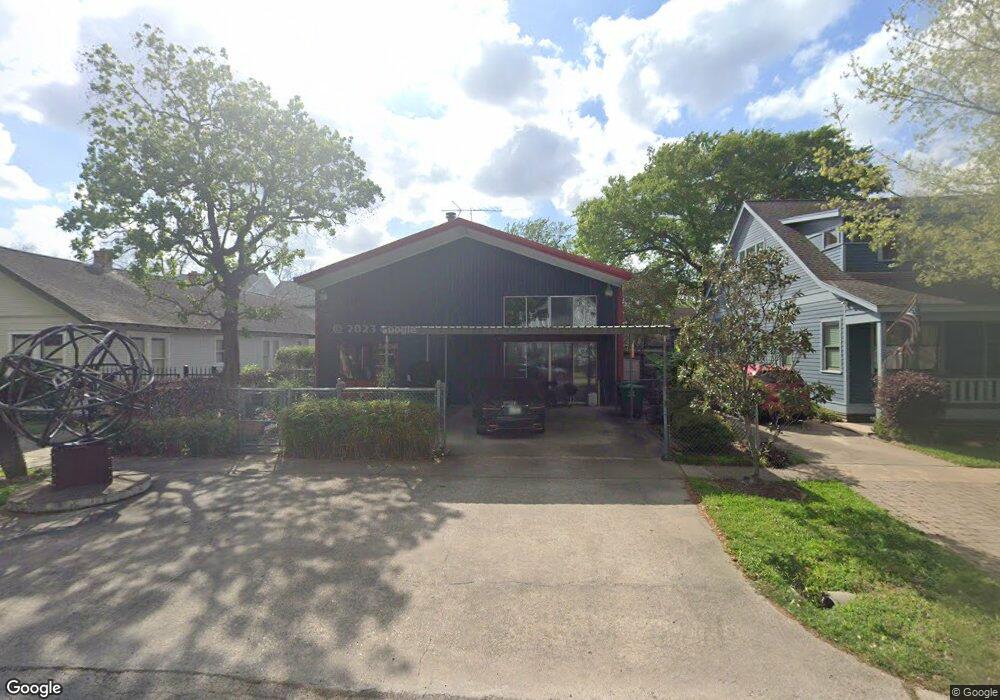 939 Columbia St, Houston, TX 77008 - photo 1