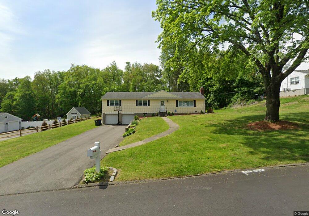 62 Oldfield Rd, Trumbull, CT 06611 - photo 1