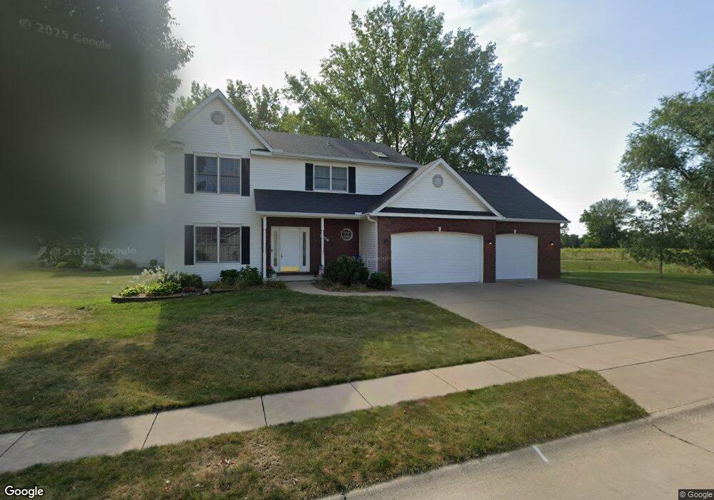 1441 Spring Green Dr, Davenport, IA 52804 - photo 1