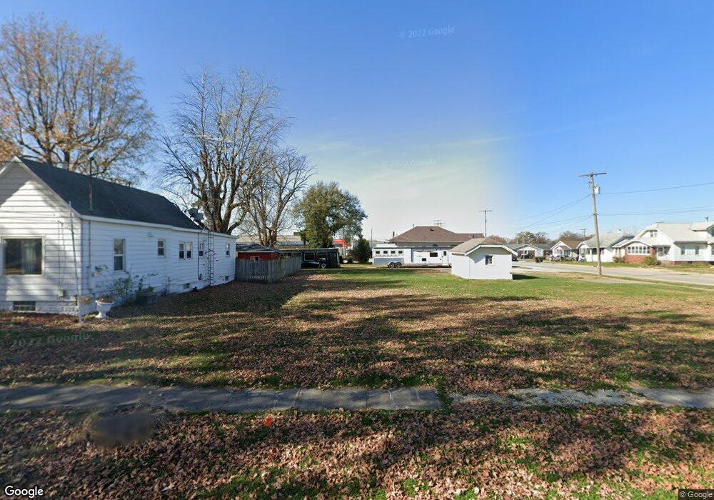 103 S Oak St, Effingham, IL 62401 - photo 1