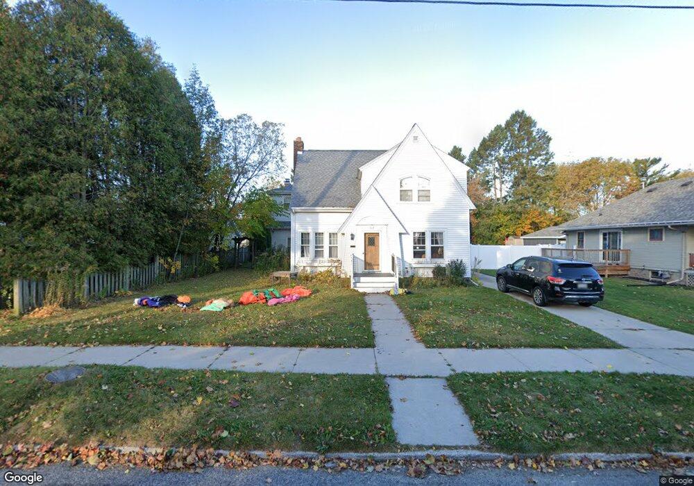 712 N 4th St, Manitowoc, WI 54220 - photo 1