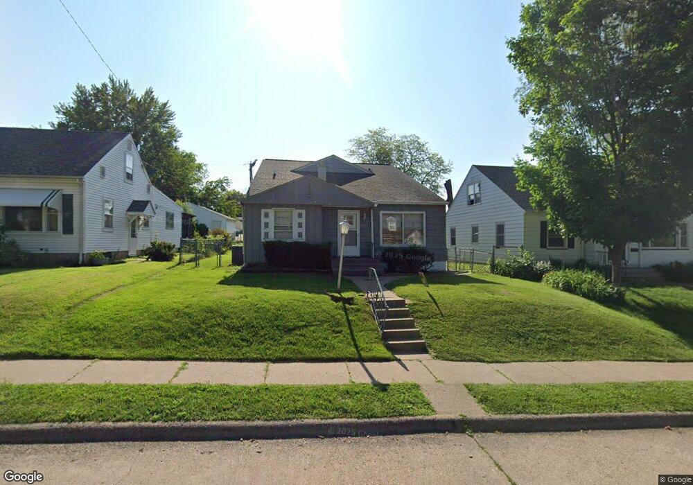 2417 N Myrtle St, Davenport, IA 52804 - photo 1