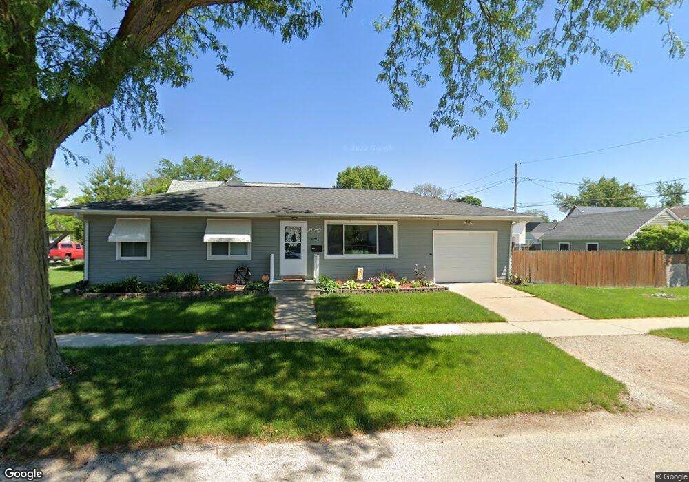 926 L Ave NW, Cedar Rapids, IA 52405 - photo 1