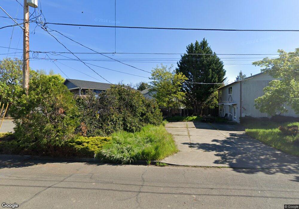 441 N 2nd St, Central Point, OR 97502 - photo 1