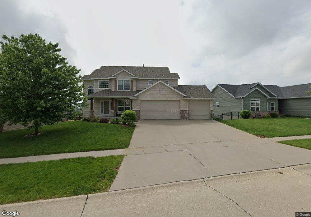2309 Radcliffe Dr SW, Cedar Rapids, IA 52404 - photo 1