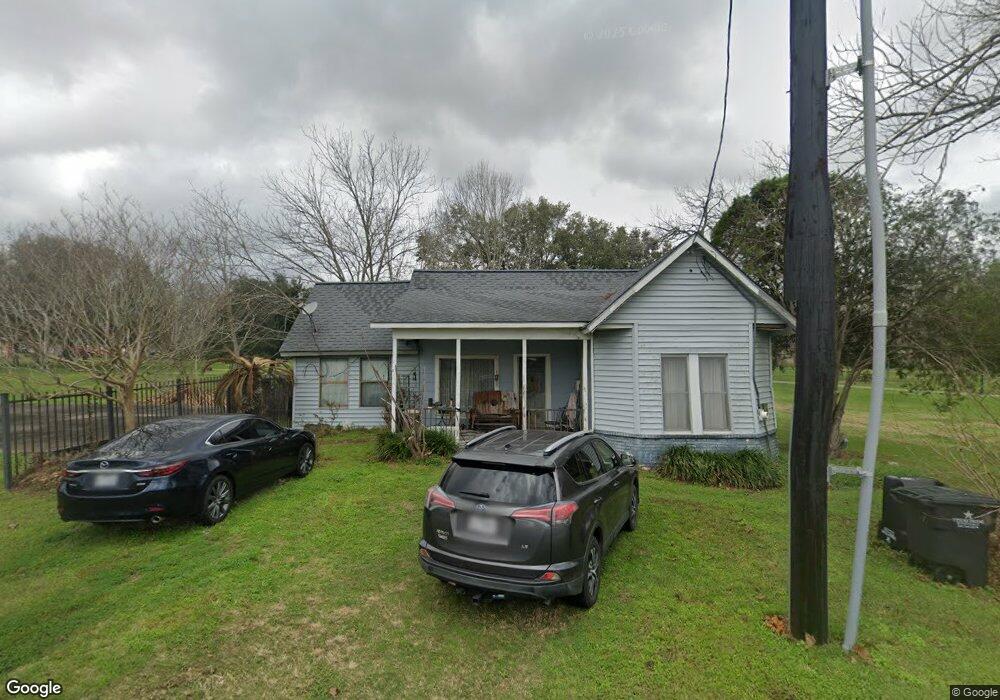 401 E Sidnor St, Alvin, TX 77511 - photo 1