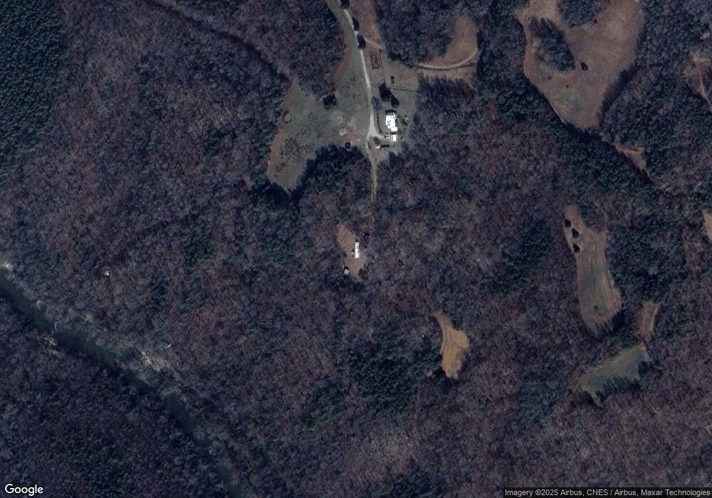 1704 Hazelwood Dr, Kenbridge, VA 23944 - photo 1