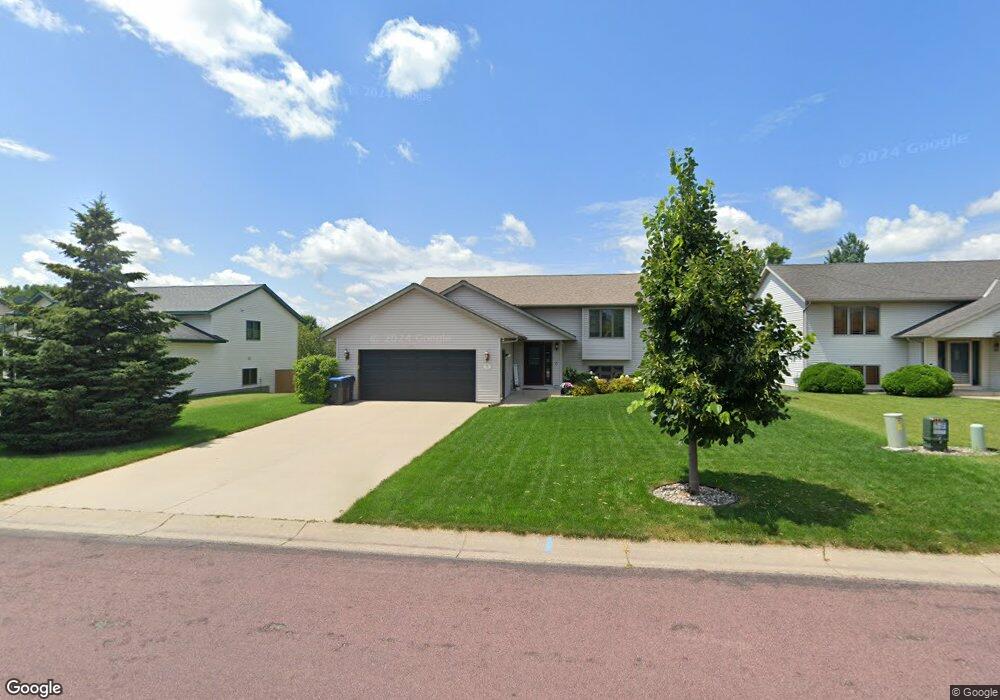 208 Maverick Dr, Mankato, MN 56001 - photo 1