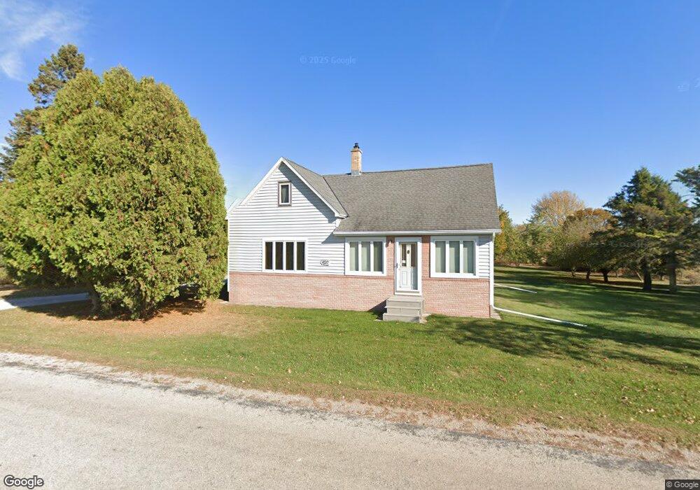 4211 Woodland Dr, Manitowoc, WI 54220 - photo 1