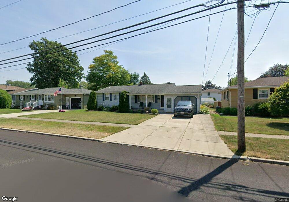 821 Remington Dr, North Tonawanda, NY 14120 - photo 1