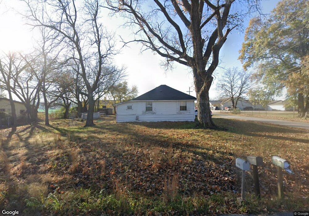 501 E Division St, Henryetta, OK 74437 - photo 1