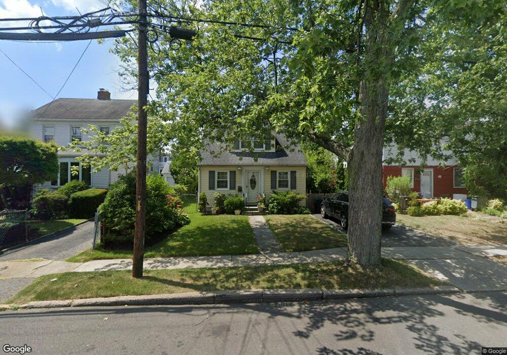 27 Dunwood Rd, Port Washington, NY 11050 - photo 1