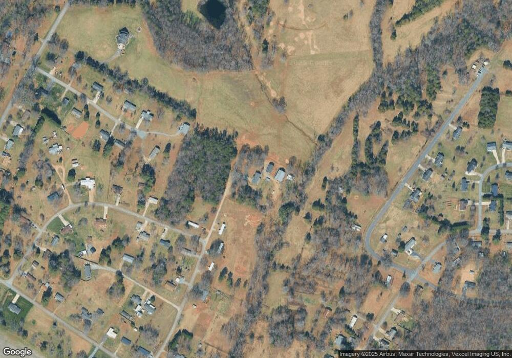 164 Clearcrest Dr, Statesville, NC 28625 - photo 1