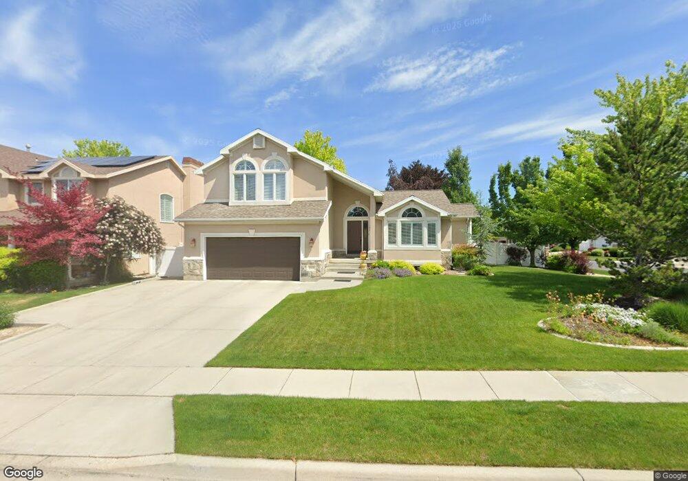 949 E Edgefield Rd, Sandy, UT 84094 - photo 1