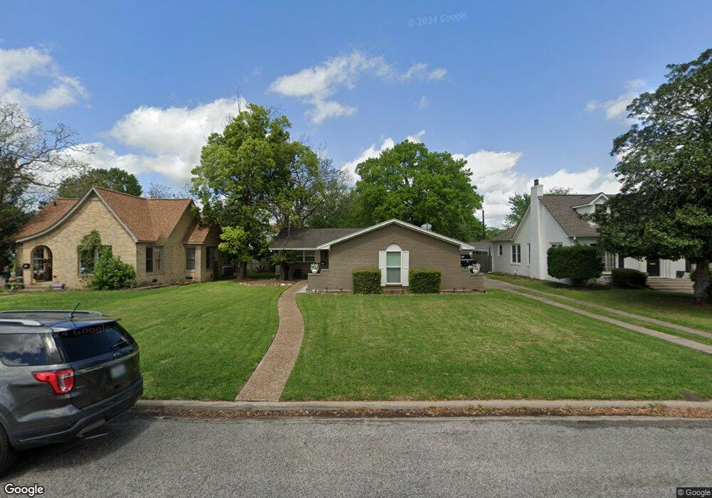2703 4th St, Bay City, TX 77414 - photo 1