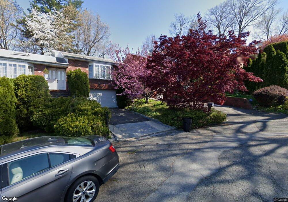 19 Dugan Ln, Yonkers, NY 10710 - photo 1