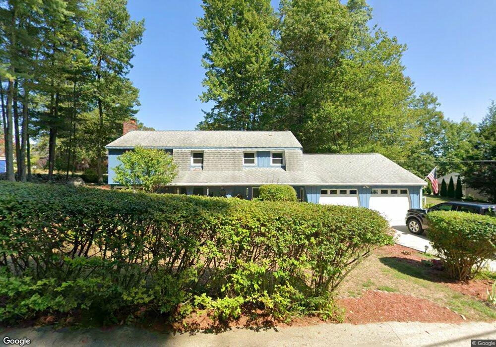 44 Robin Hood Rd, Nashua, NH 03062 - photo 1